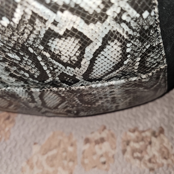 NWT Aimee Kestenberg "Night is Young" Hobo bag - Grey snakeskin DISCONTINUED - Picture 5 of 14